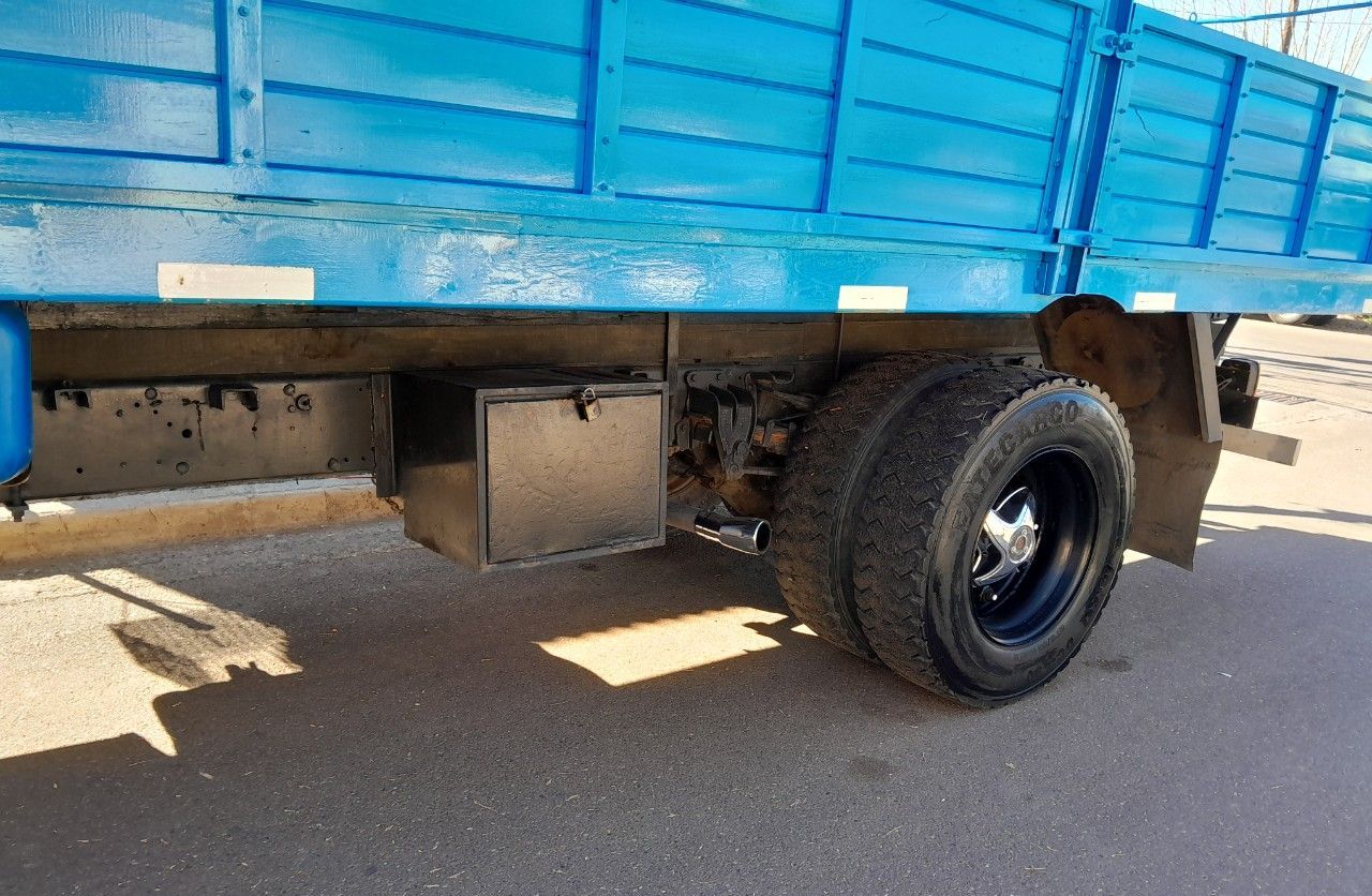 Ford F-7000 Usado en Mendoza, deRuedas