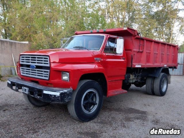 Ford F-7000 Usado en Mendoza, deRuedas