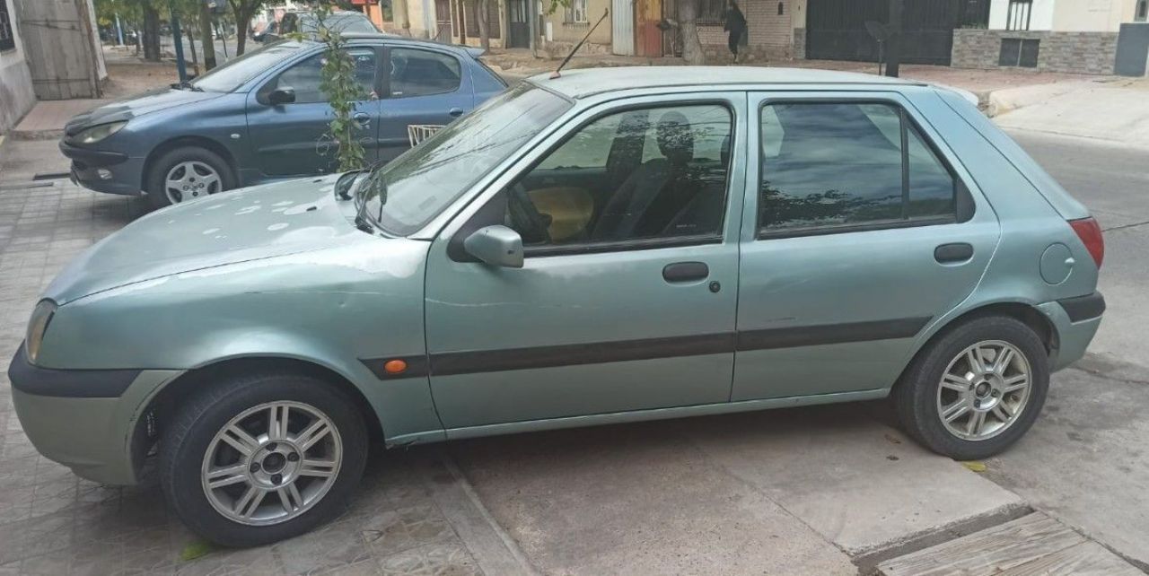 Ford Fiesta Usado en Mendoza, deRuedas