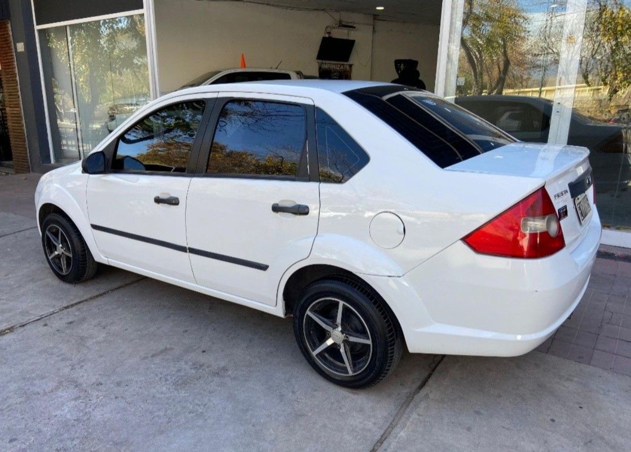 Ford Fiesta Usado en Mendoza, deRuedas