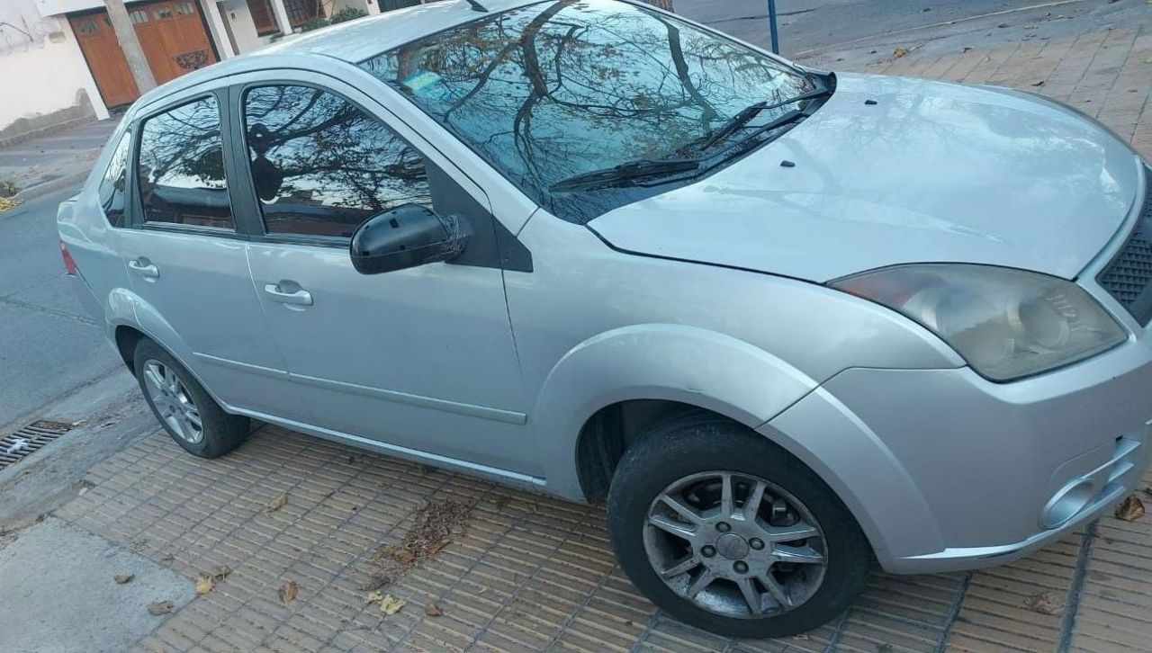 Ford Fiesta Usado en Mendoza, deRuedas