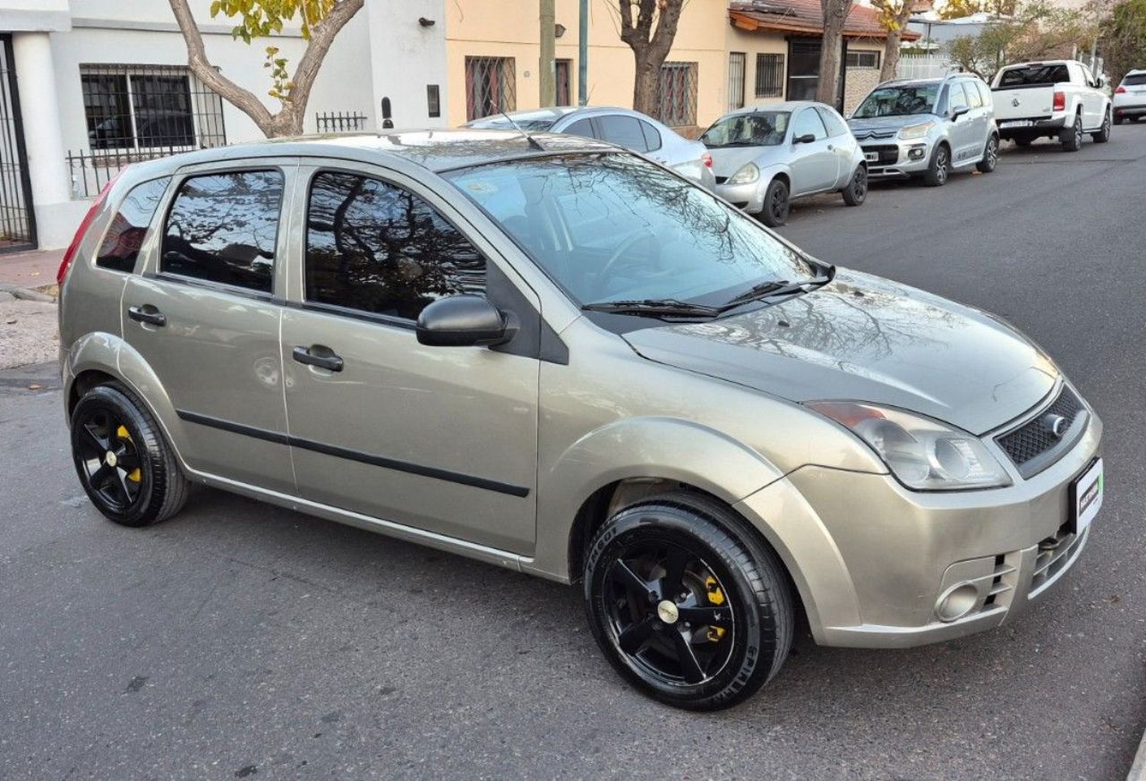 Ford Fiesta Usado Financiado en Mendoza, deRuedas