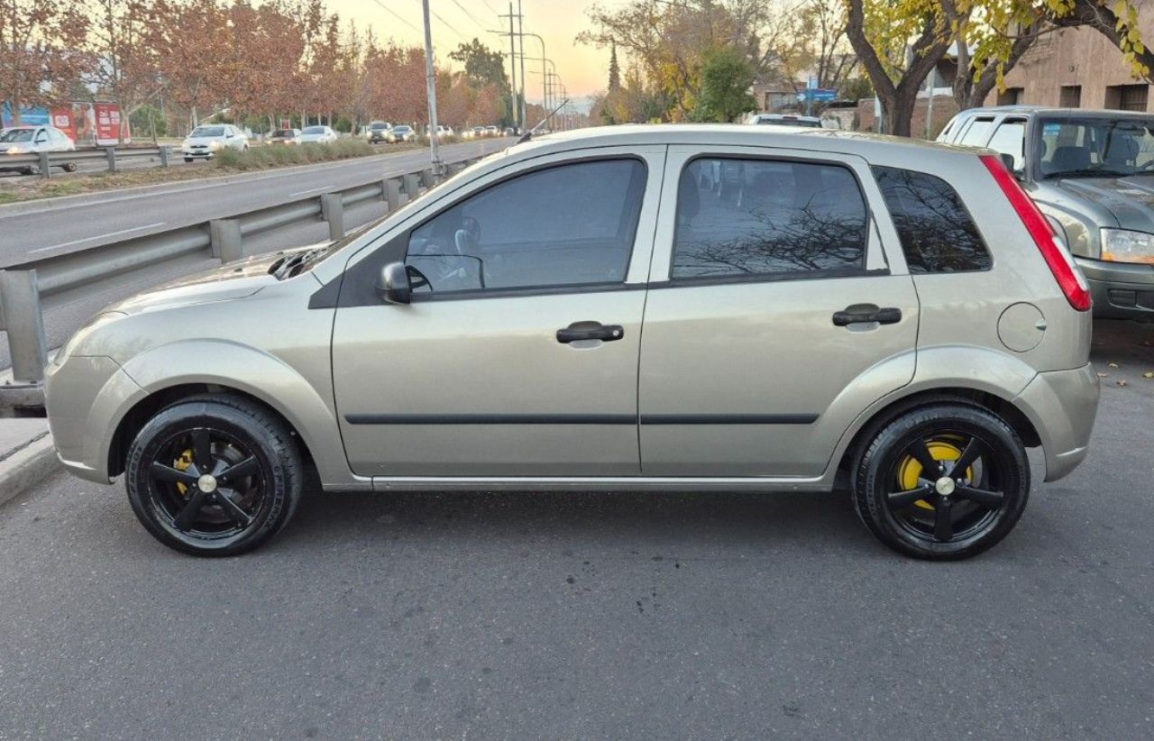 Ford Fiesta Usado Financiado en Mendoza, deRuedas