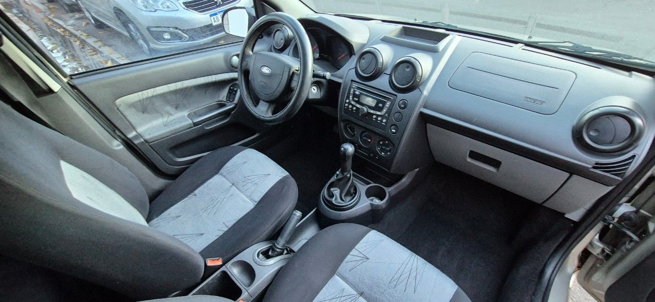 Ford Fiesta Usado Financiado en Mendoza, deRuedas