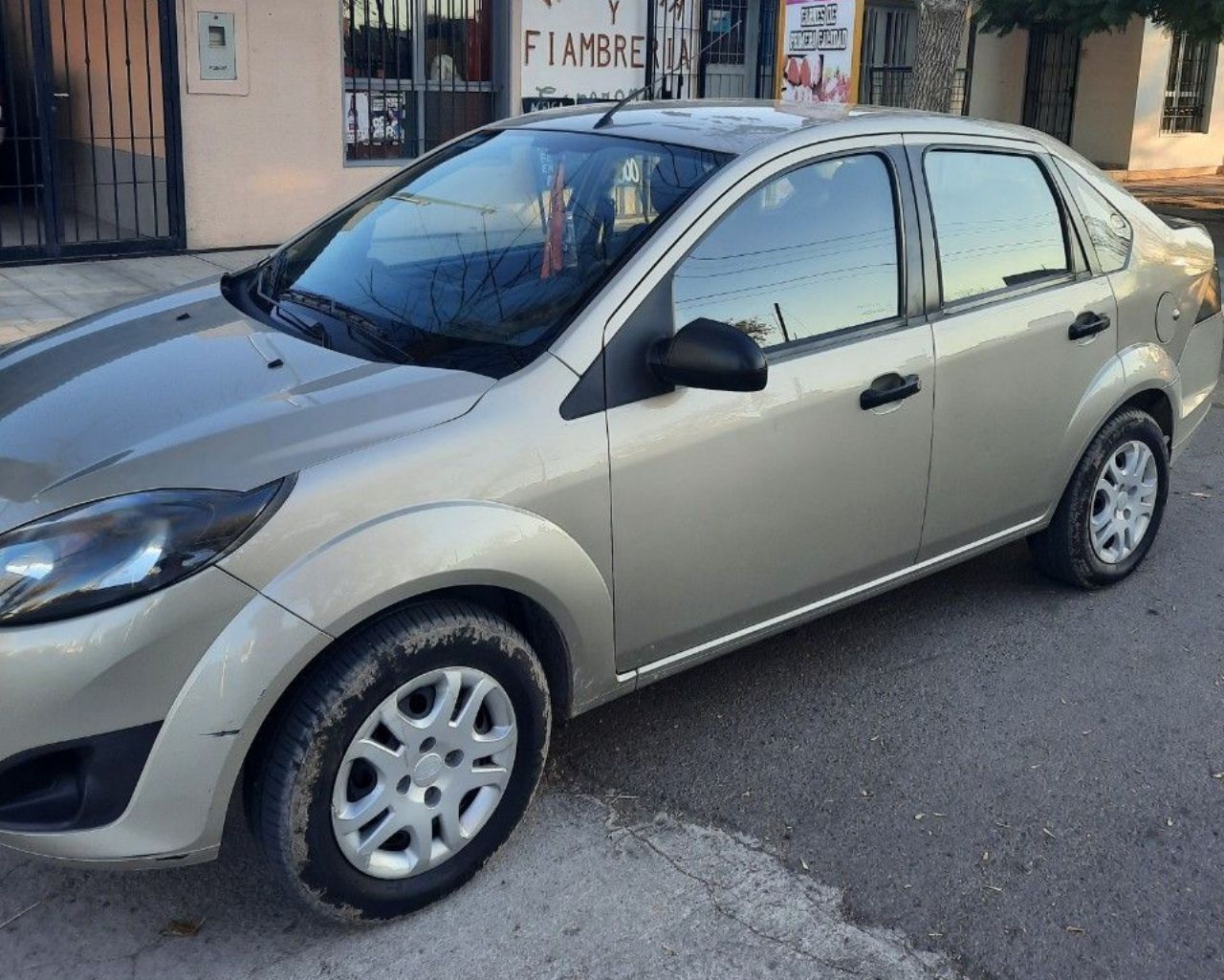 Ford Fiesta Usado en Mendoza, deRuedas