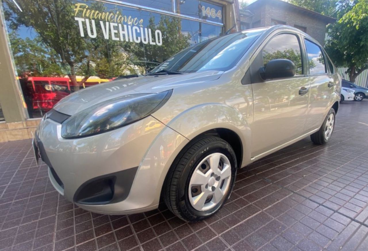 Ford Fiesta Usado Financiado en Mendoza, deRuedas