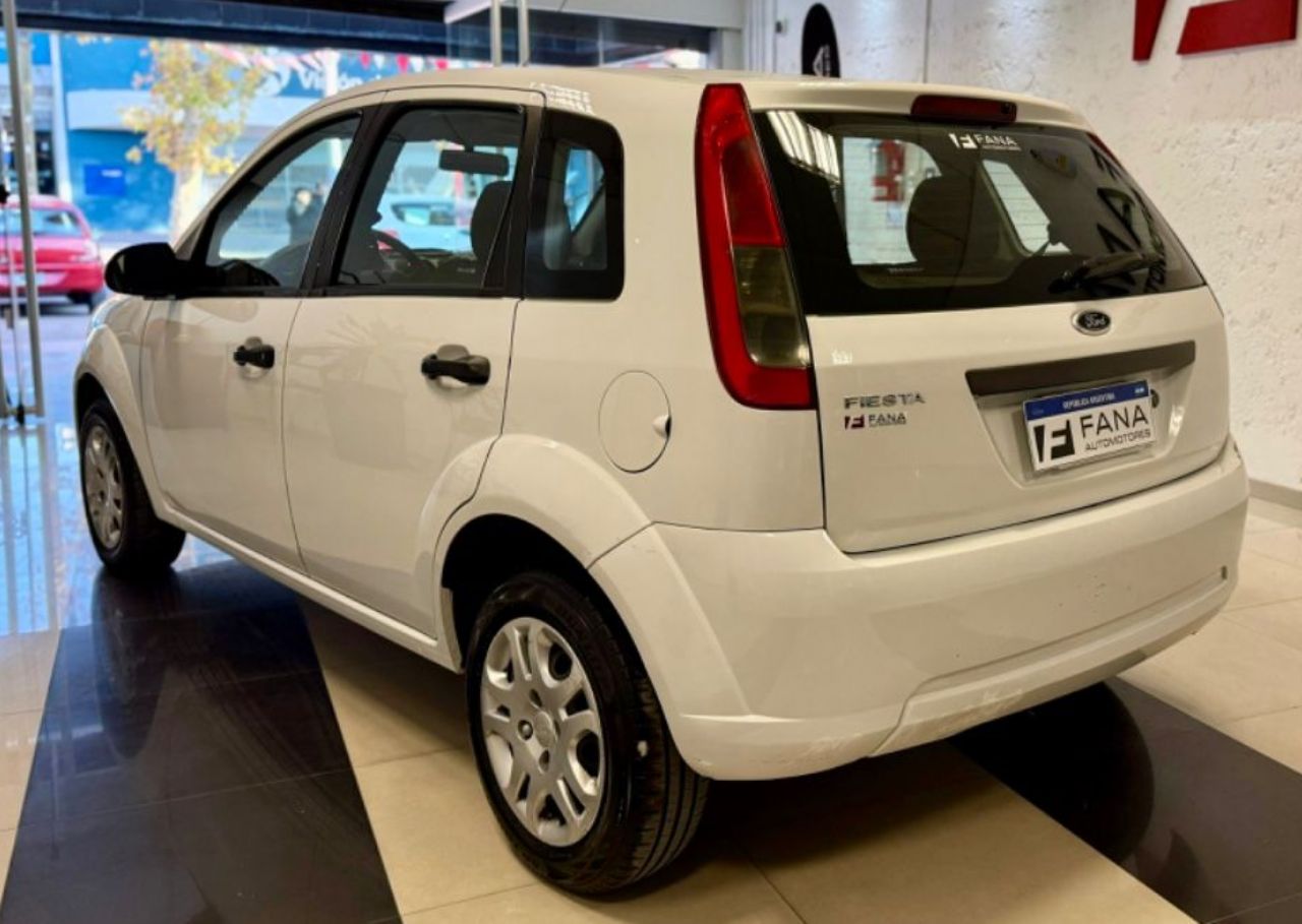 Ford Fiesta Usado Financiado en Mendoza, deRuedas