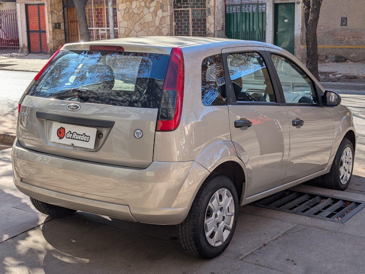 Ford Fiesta Usado Financiado en Mendoza, deRuedas