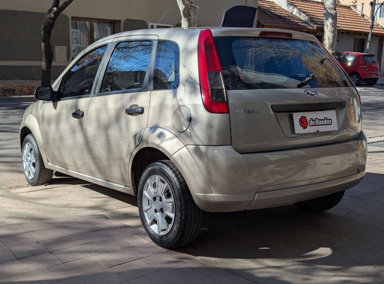 Ford Fiesta Usado Financiado en Mendoza, deRuedas