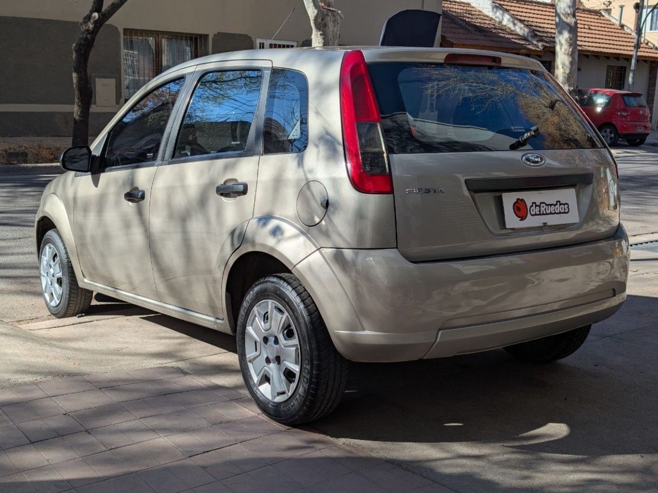 Ford Fiesta Usado Financiado en Mendoza, deRuedas
