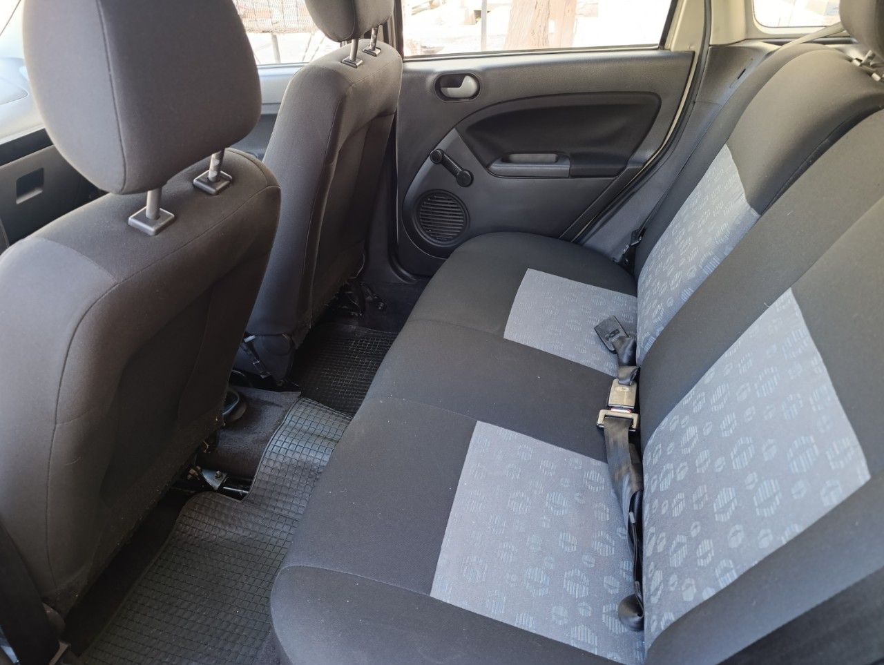 Ford Fiesta Usado Financiado en Mendoza, deRuedas