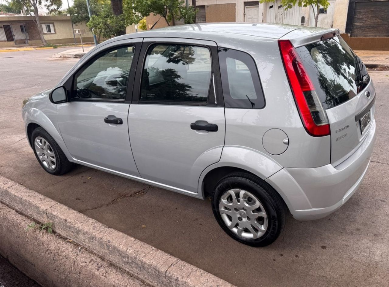Ford Fiesta Usado Financiado en Mendoza, deRuedas