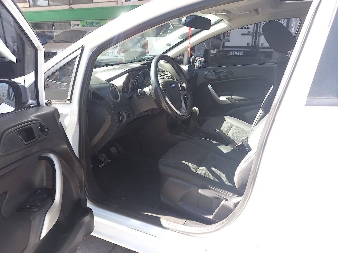 Ford Fiesta KD Usado en Mendoza, deRuedas