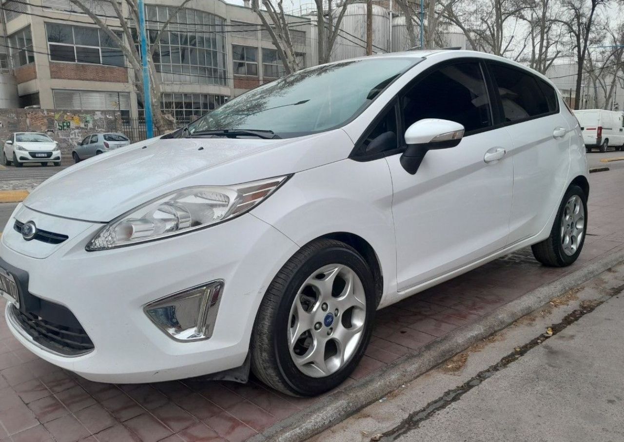 Ford Fiesta KD Usado en Mendoza, deRuedas