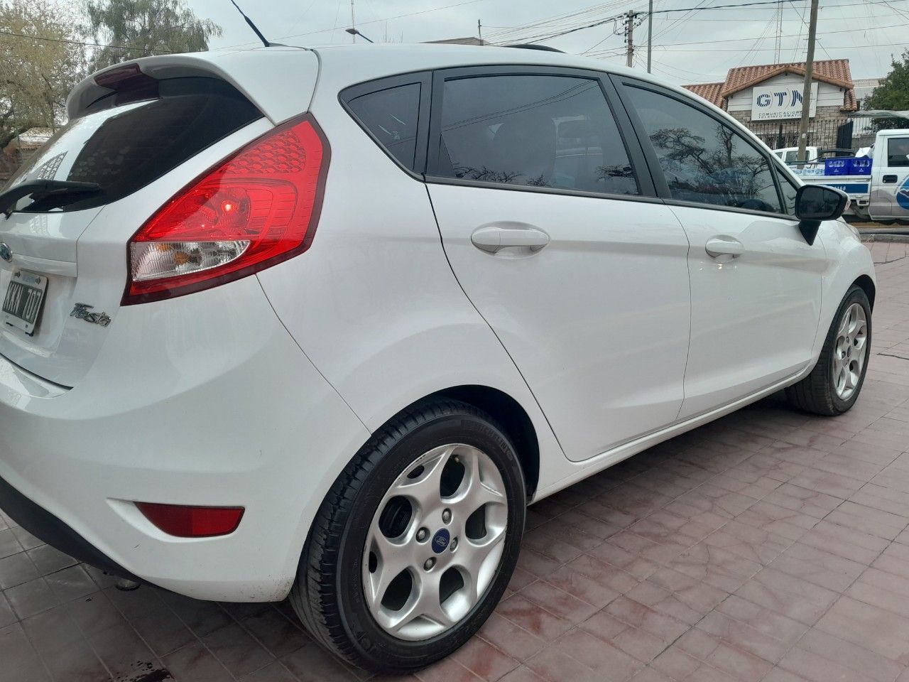 Ford Fiesta KD Usado en Mendoza, deRuedas