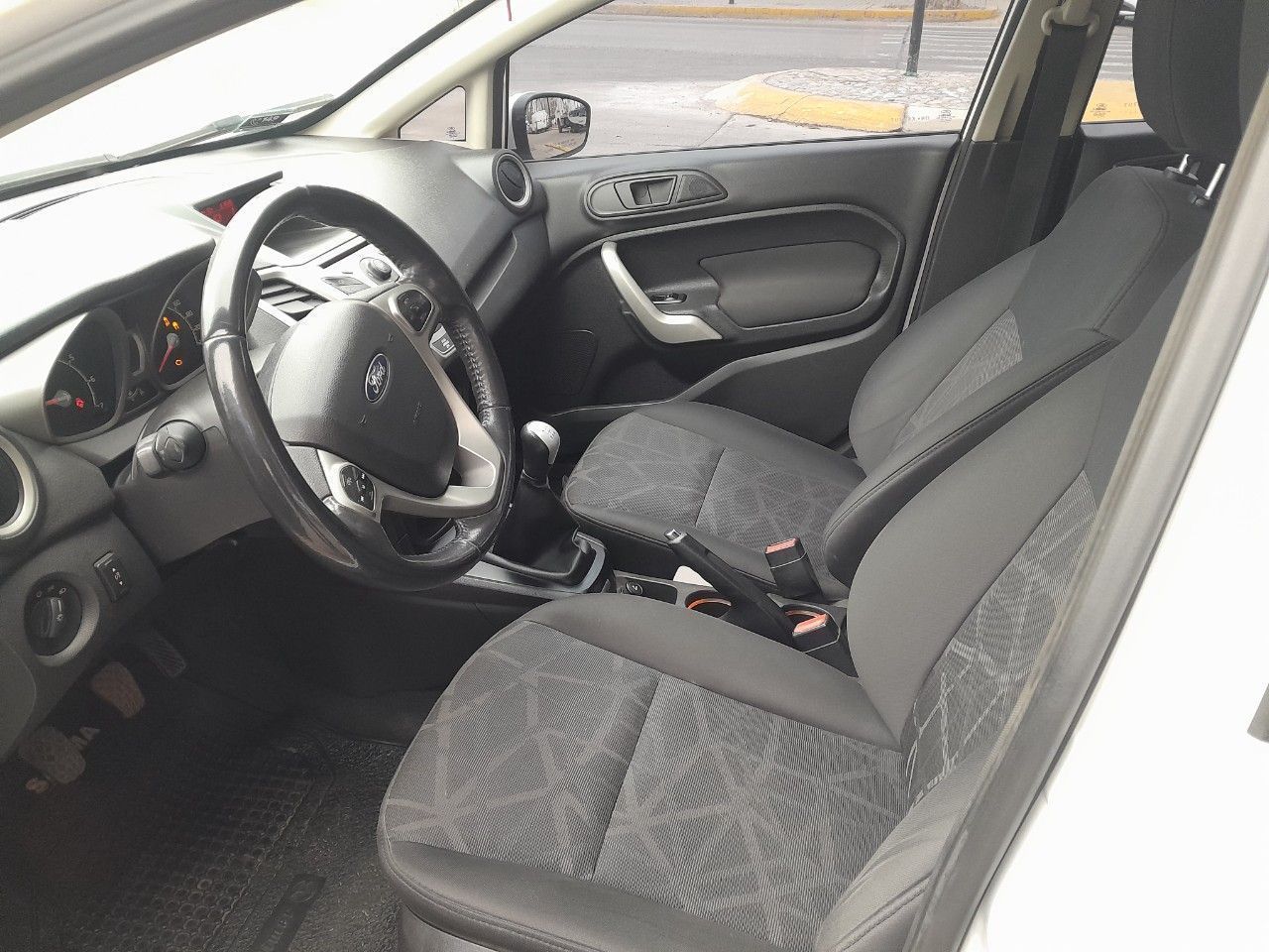 Ford Fiesta KD Usado en Mendoza, deRuedas