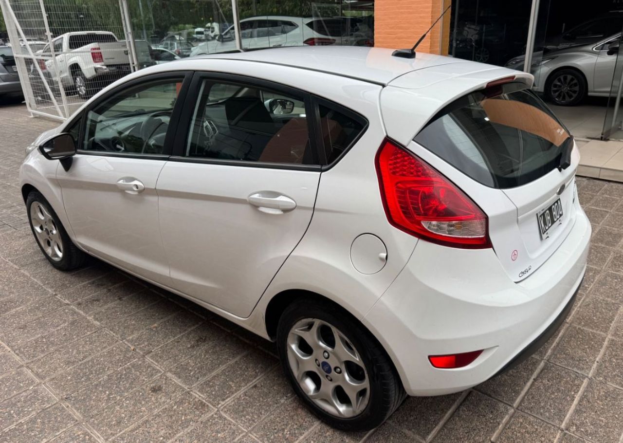 Ford Fiesta KD Usado Financiado en Mendoza, deRuedas