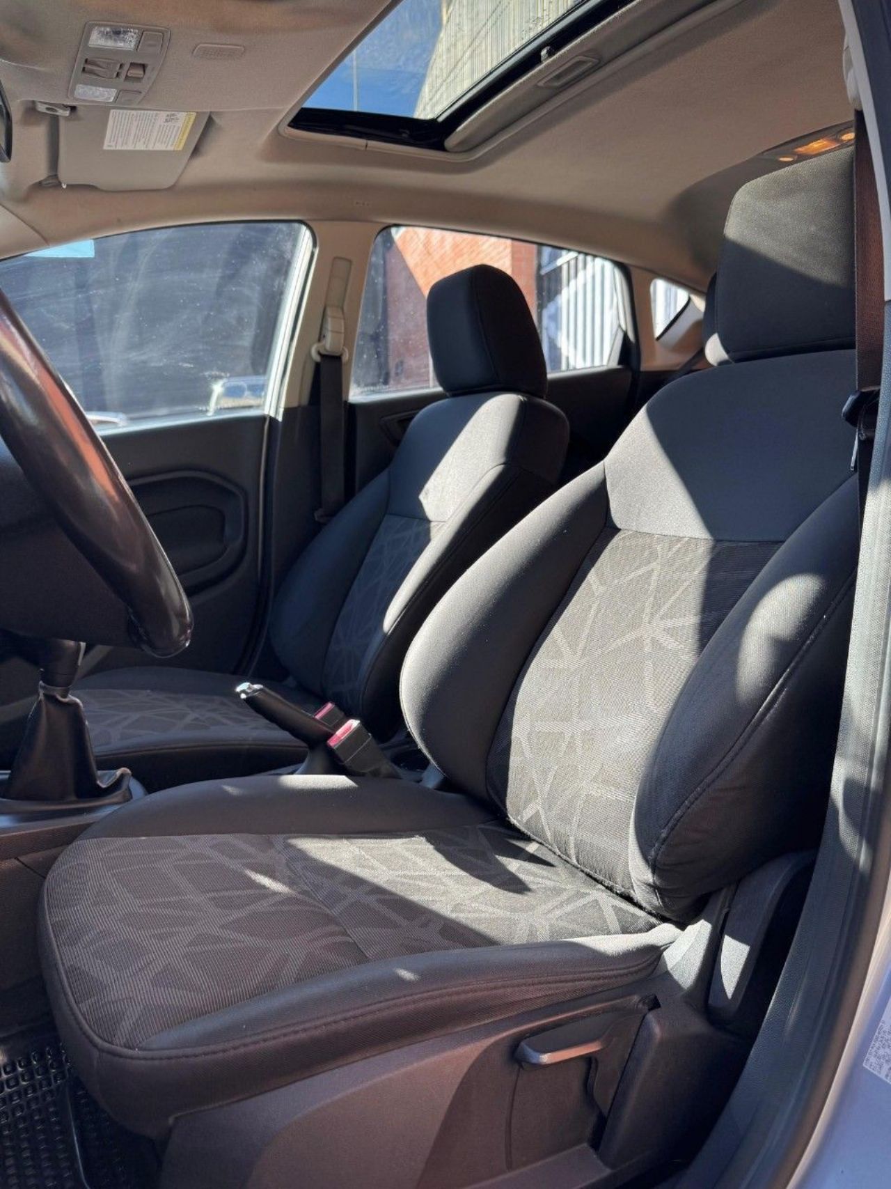 Ford Fiesta KD Usado en Córdoba, deRuedas