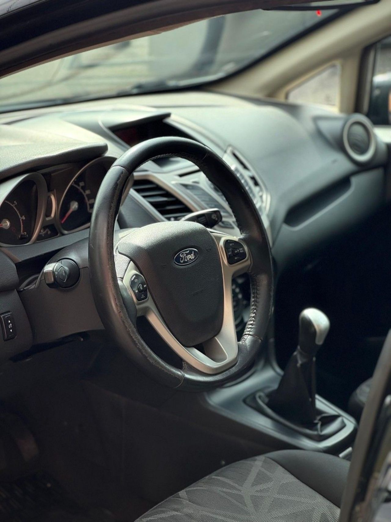 Ford Fiesta KD Usado en Córdoba, deRuedas