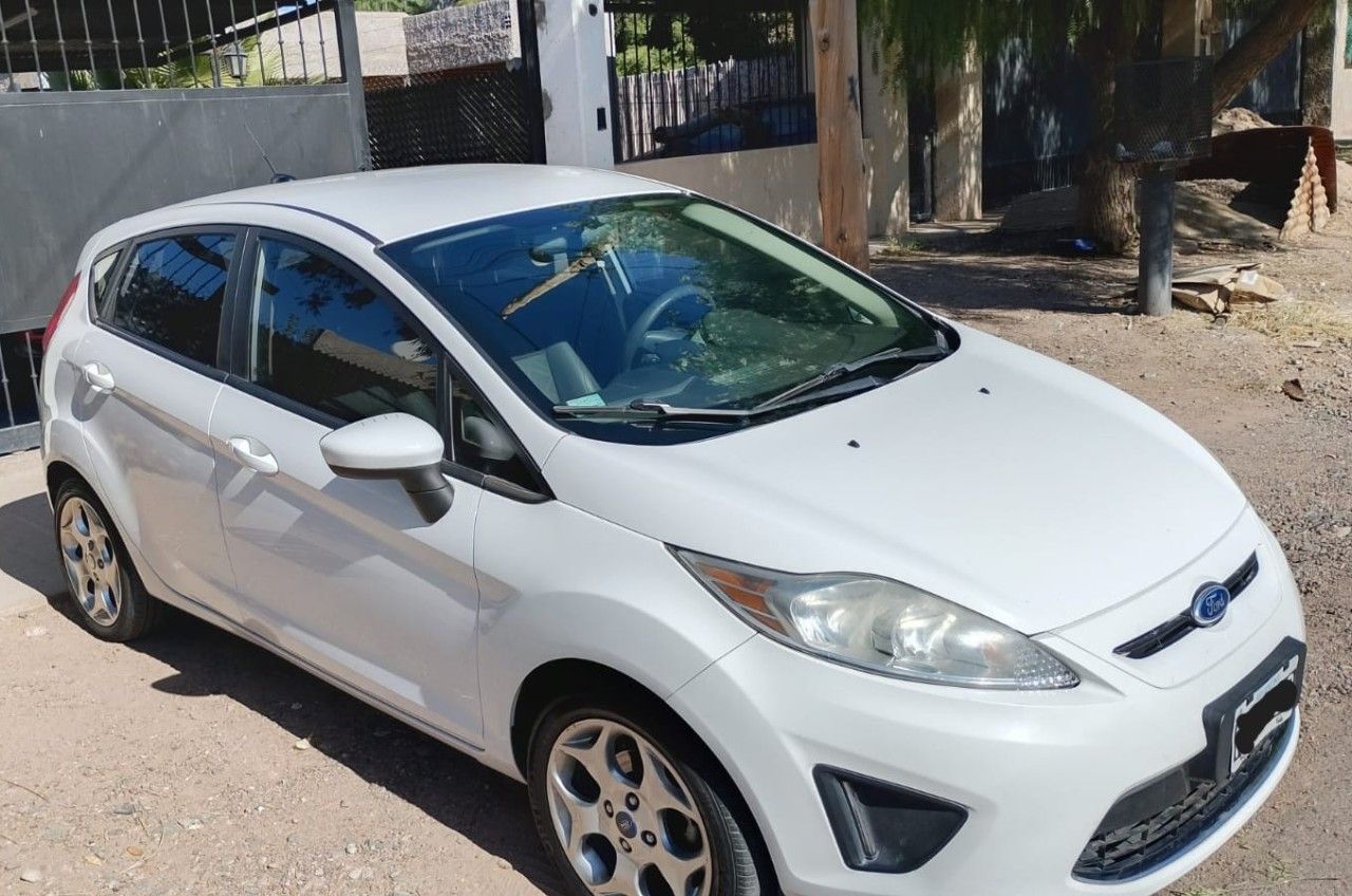 Ford Fiesta KD Usado en Mendoza, deRuedas