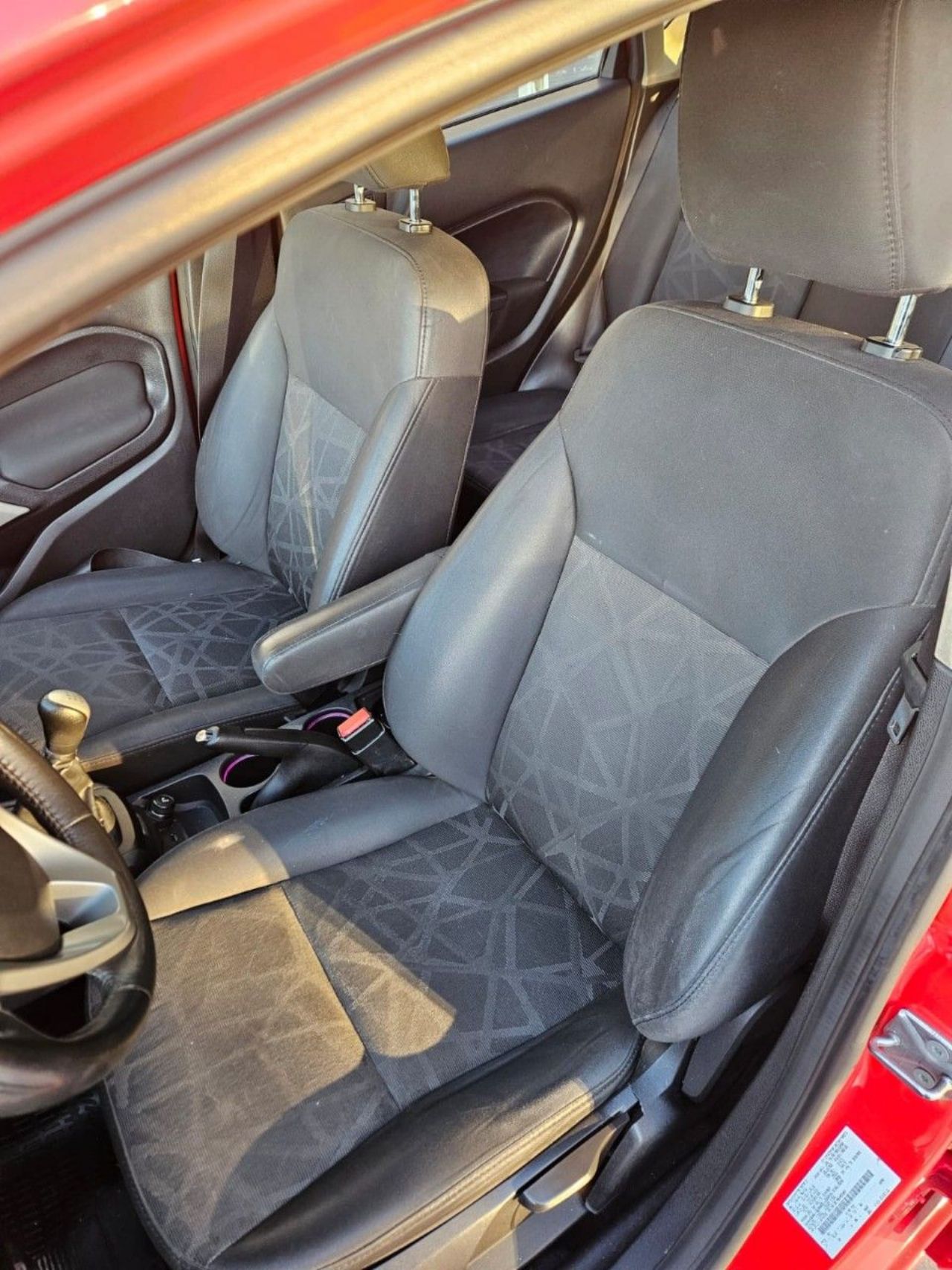 Ford Fiesta KD Usado en Mendoza, deRuedas
