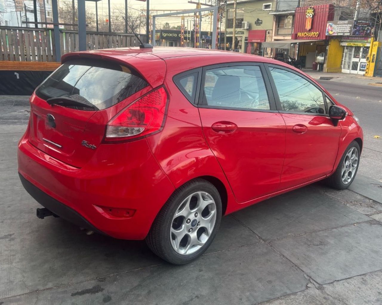 Ford Fiesta KD Usado Financiado en Mendoza, deRuedas