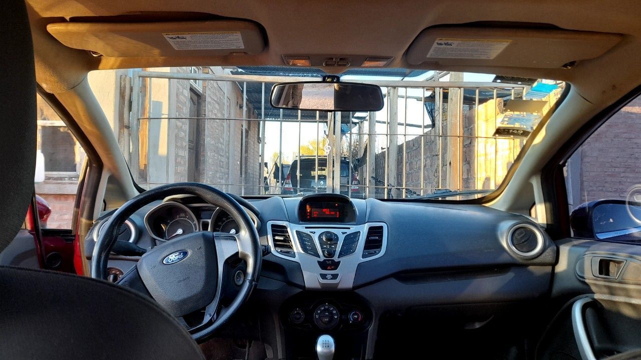 Ford Fiesta KD Usado en San Juan, deRuedas