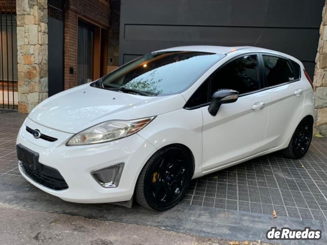 Ford Fiesta KD Usado en Mendoza, deRuedas