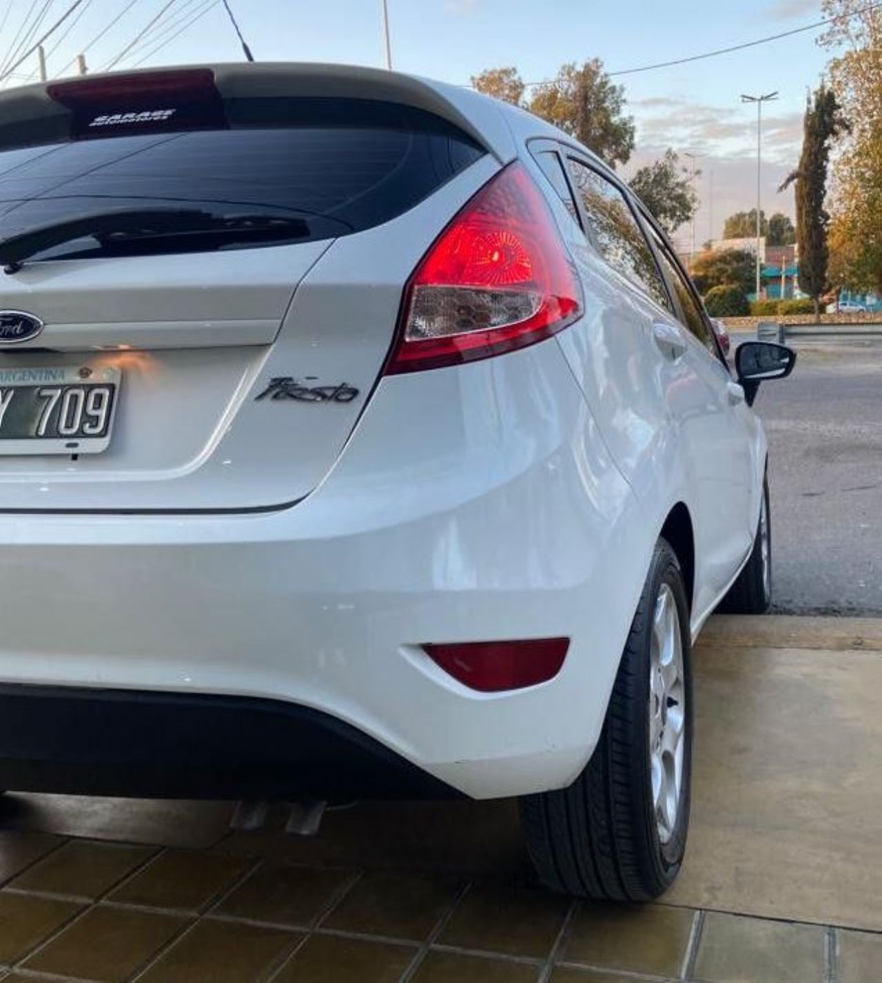 Ford Fiesta KD Usado en San Juan, deRuedas