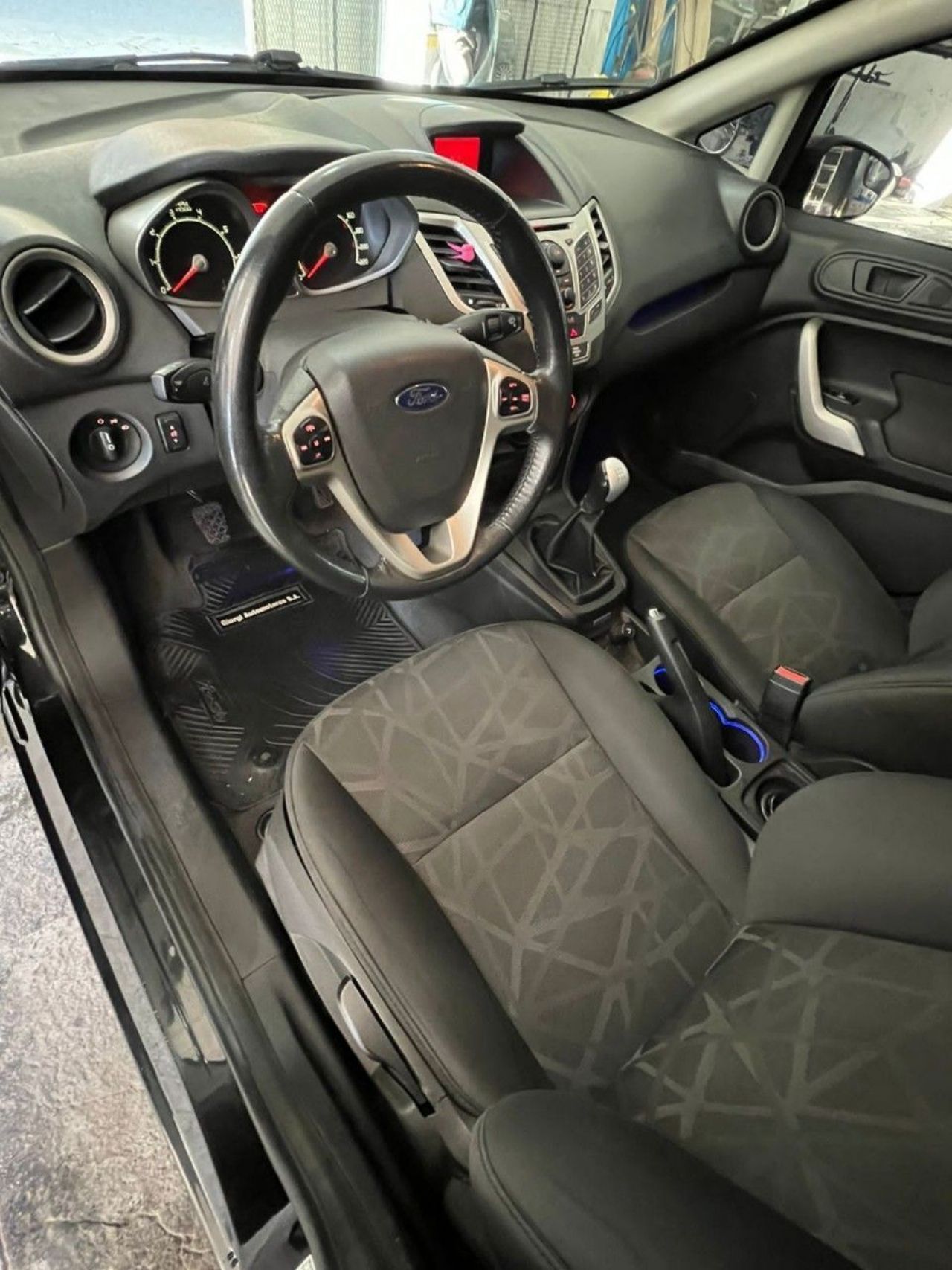 Ford Fiesta KD Usado en Santa Fe, deRuedas