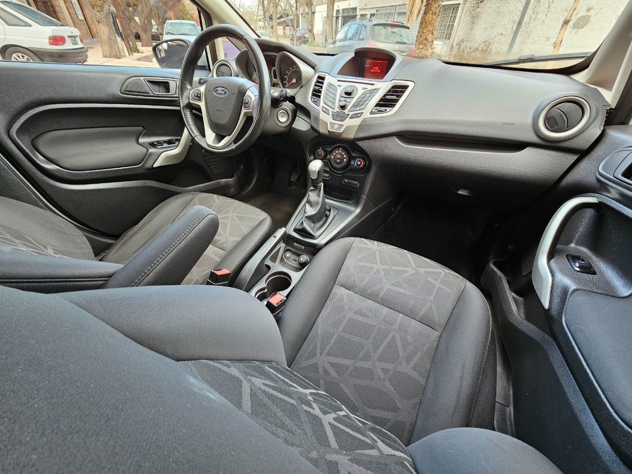 Ford Fiesta KD Usado en Mendoza, deRuedas
