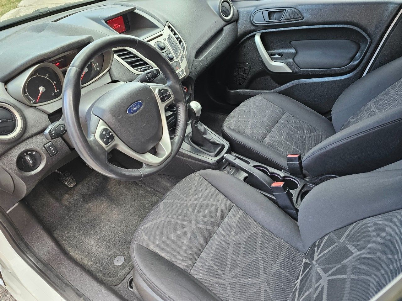 Ford Fiesta KD Usado en Mendoza, deRuedas