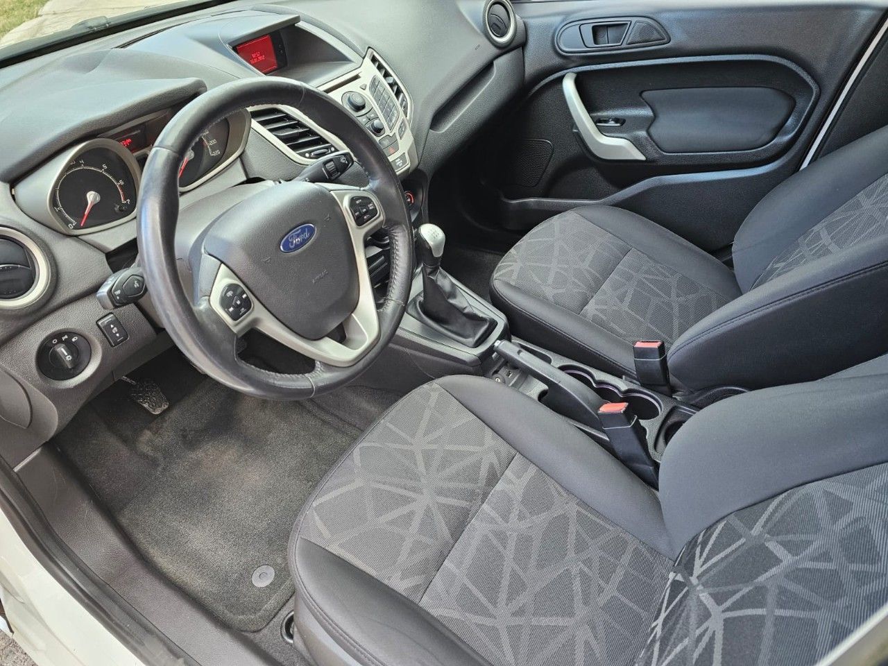 Ford Fiesta KD Usado en Mendoza, deRuedas