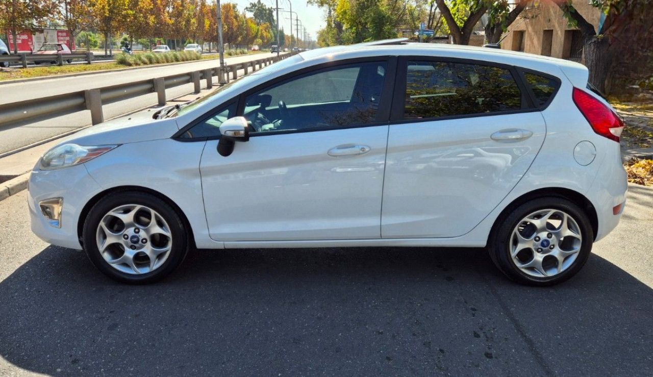 Ford Fiesta KD Usado en Mendoza, deRuedas