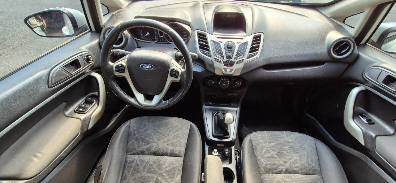 Ford Fiesta KD Usado en Mendoza, deRuedas
