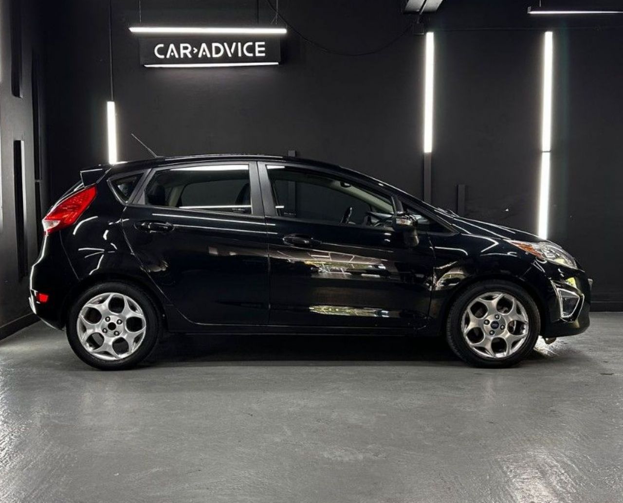 Ford Fiesta KD Usado en Córdoba, deRuedas