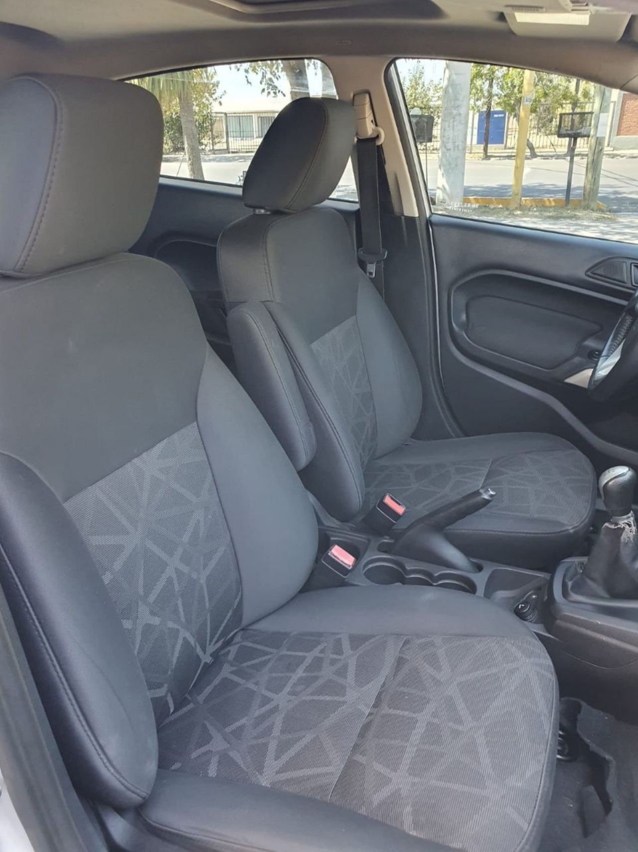 Ford Fiesta KD Usado en Mendoza, deRuedas