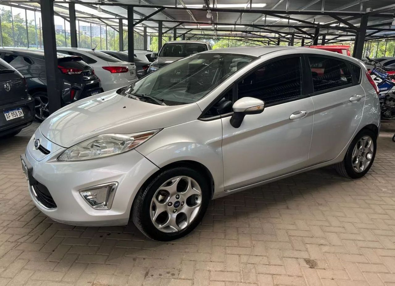 Ford Fiesta KD Usado en Córdoba, deRuedas