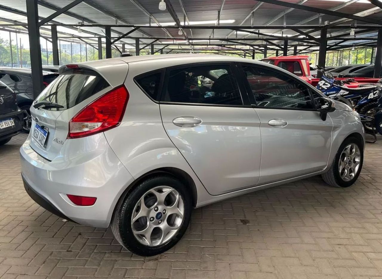 Ford Fiesta KD Usado en Córdoba, deRuedas