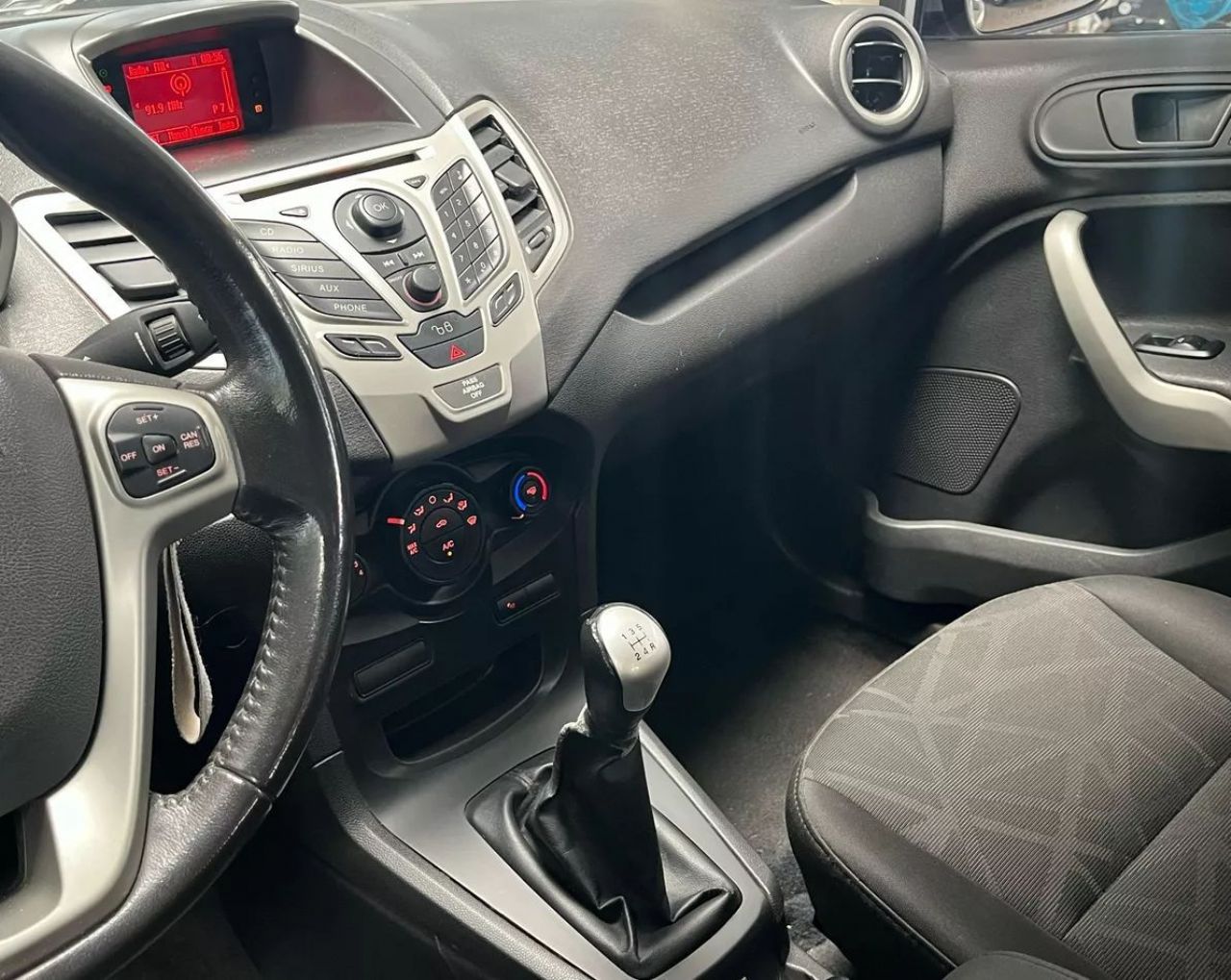 Ford Fiesta KD Usado en Córdoba, deRuedas