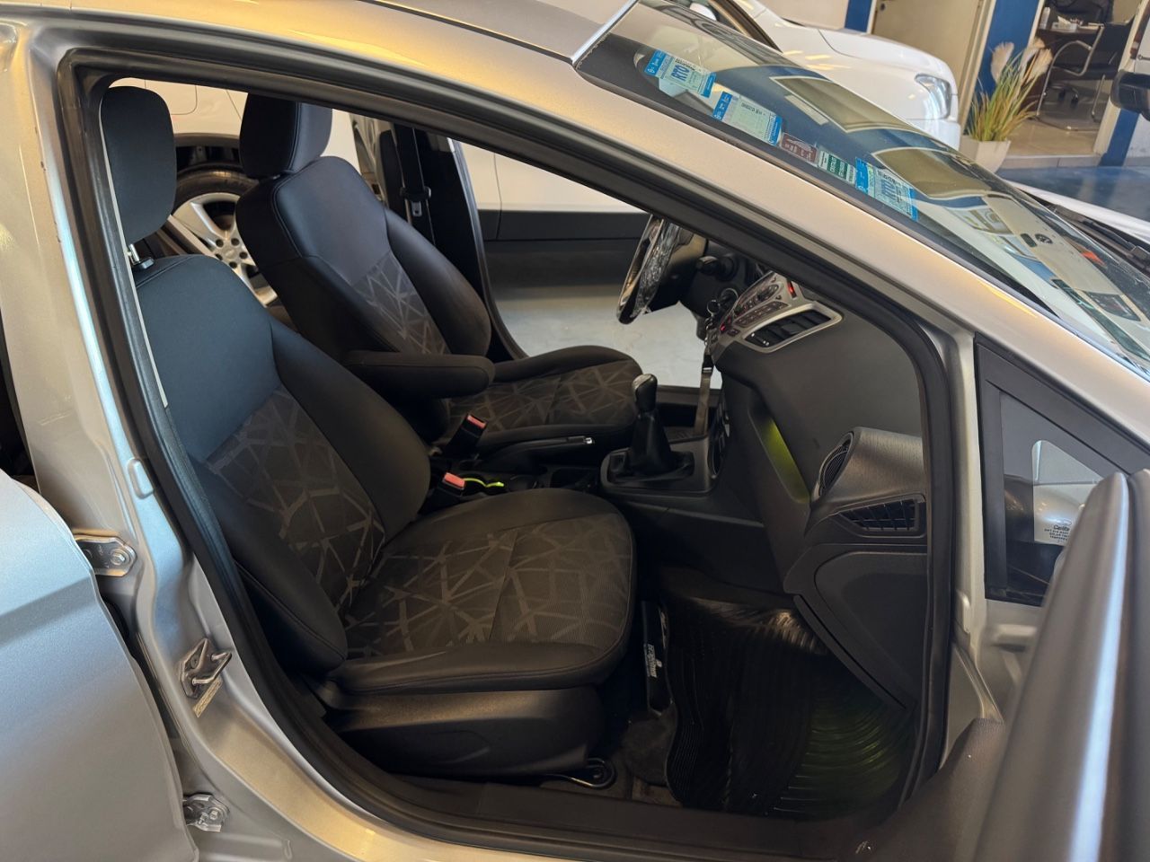 Ford Fiesta KD Usado Financiado en Mendoza, deRuedas