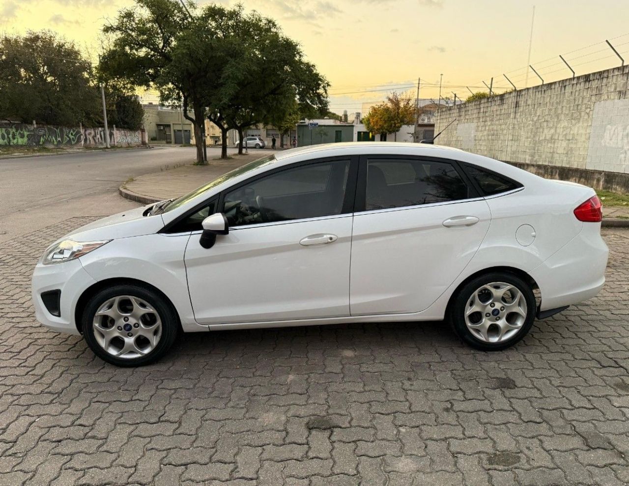 Ford Fiesta KD Usado en Córdoba, deRuedas