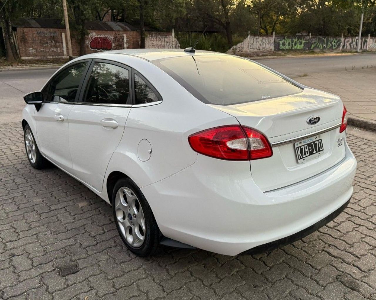 Ford Fiesta KD Usado en Córdoba, deRuedas