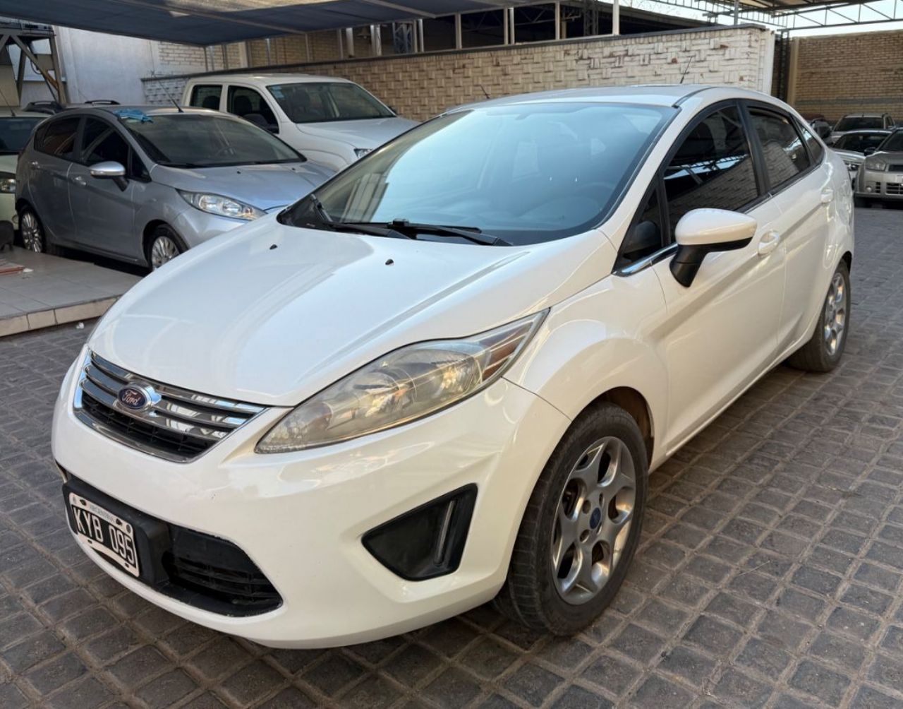 Ford Fiesta KD Usado Financiado en Mendoza, deRuedas