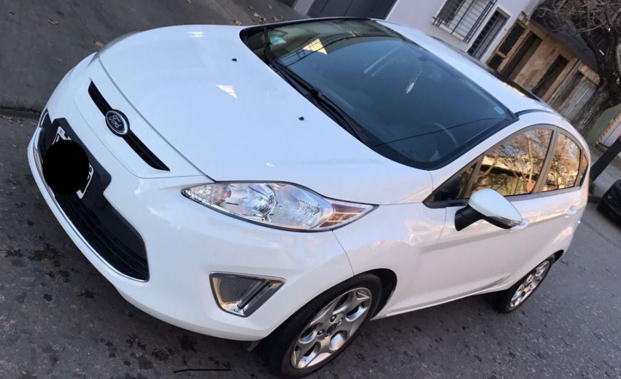 Ford Fiesta KD Usado en Santa Fe, deRuedas