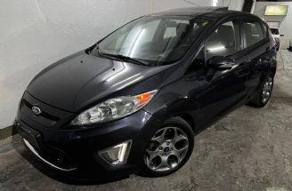 Ford Fiesta KD Usado en Córdoba Financiado