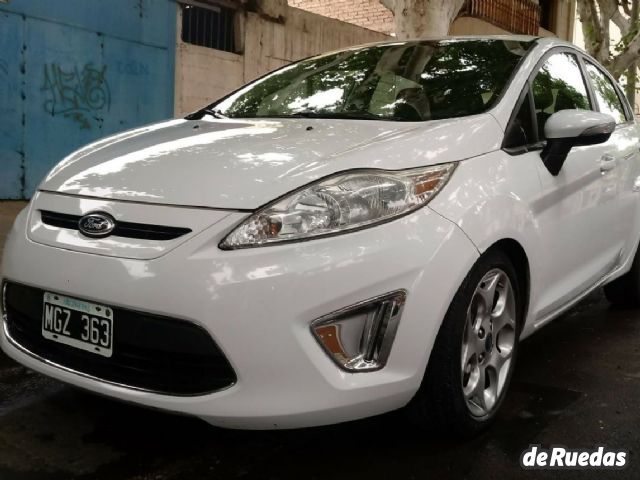 Ford Fiesta KD Usado en San Juan, deRuedas