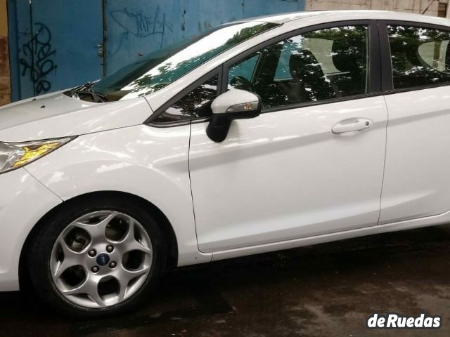 Ford Fiesta KD Usado en San Juan, deRuedas