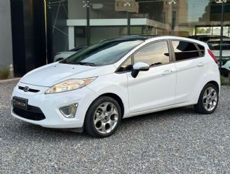 Ford Fiesta KD Usado en Córdoba Financiado
