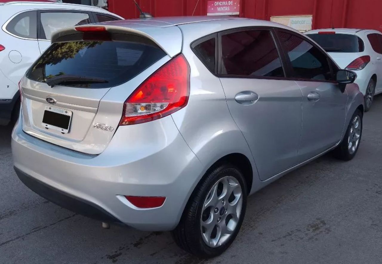 Ford Fiesta KD Usado en Córdoba, deRuedas